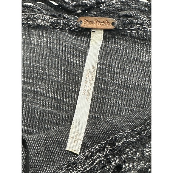Free People Top Women's Size Small Black Long Sleeve Textured Fabric Boho EUC - Picture 3 of 8